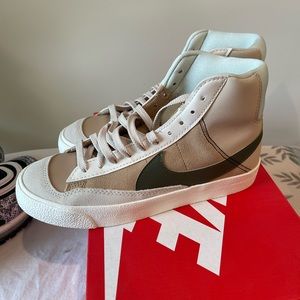 Nike Blazer Mid